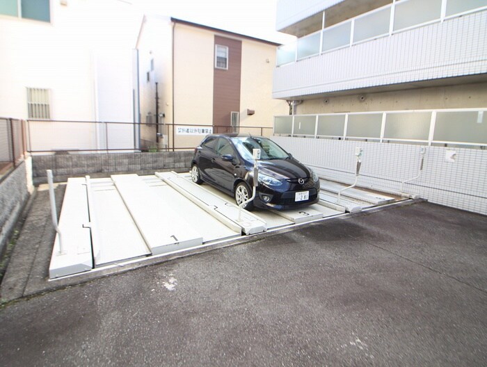 物件外観写真5　(駐車場)