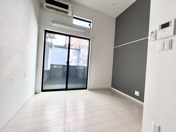 物件内観写真2　(居室)