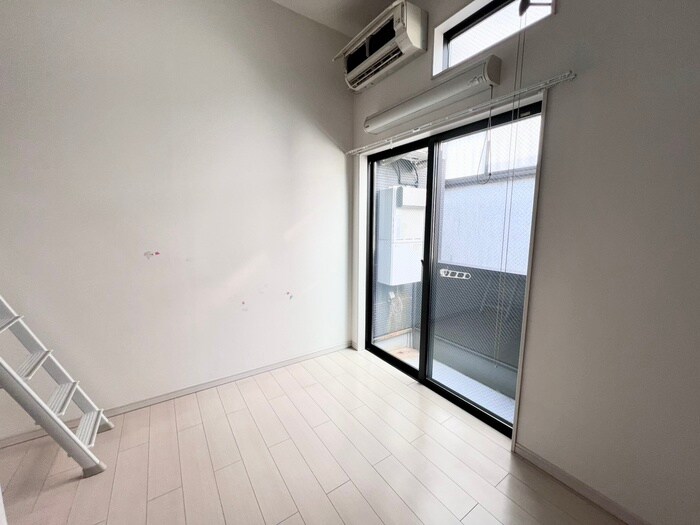 物件内観写真3　(居室)