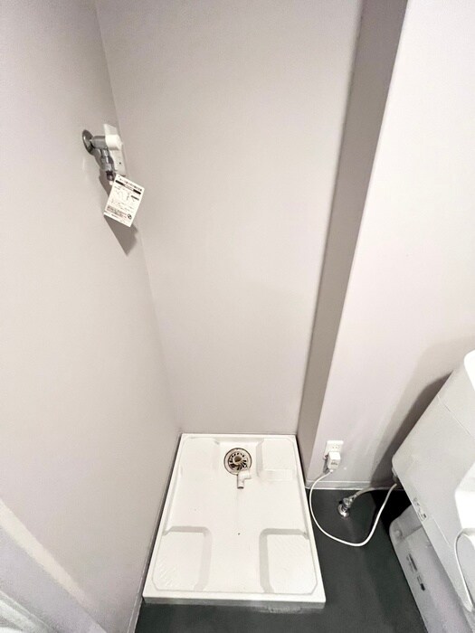 物件内観写真10　(洗濯機置場)