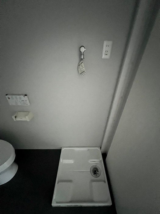 物件内観写真11　(洗濯機置場)