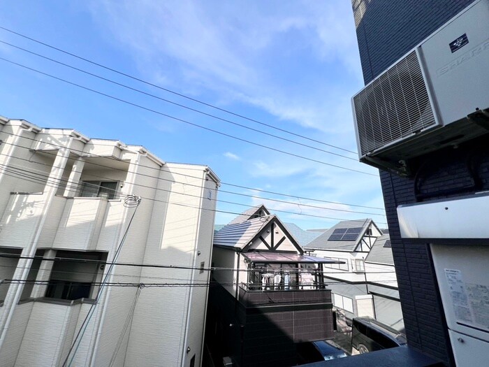 物件内観写真13　(室内からの展望)