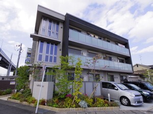 Welcome-Fieldシャーメゾン外観写真