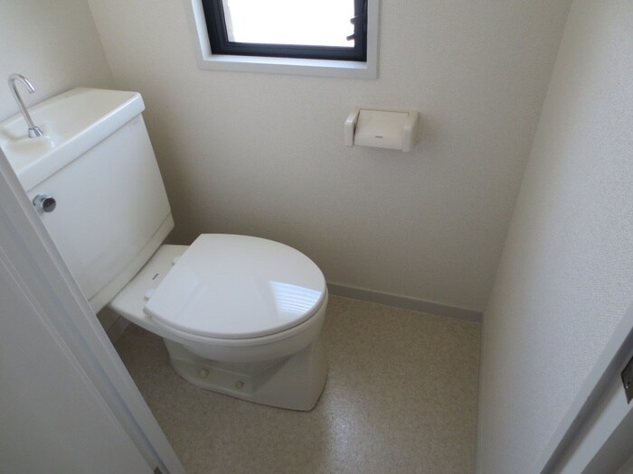 物件内観写真8　(トイレ)