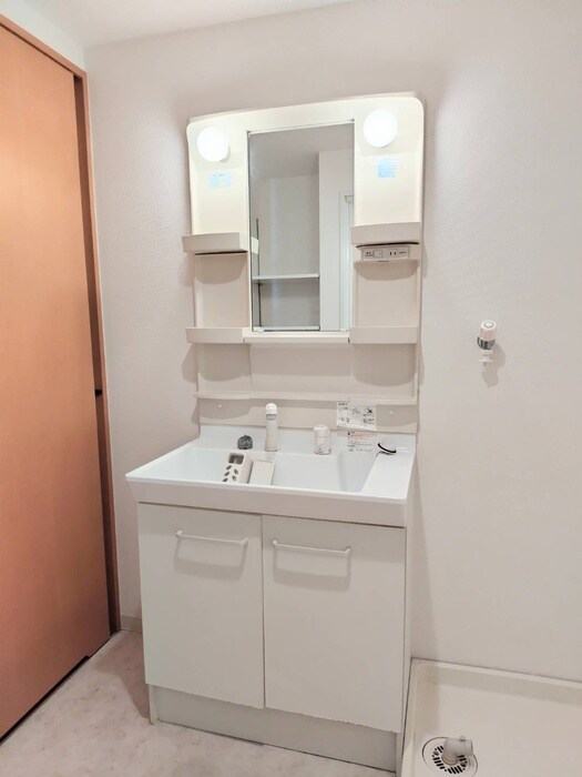 物件内観写真8　(洗面)