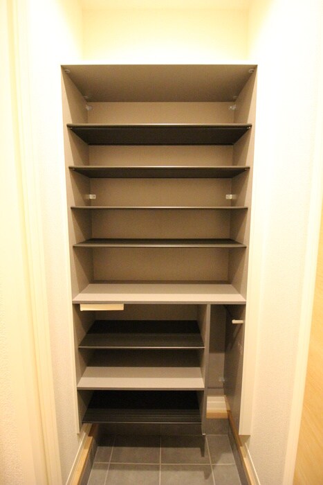 物件内観写真8　(靴箱)