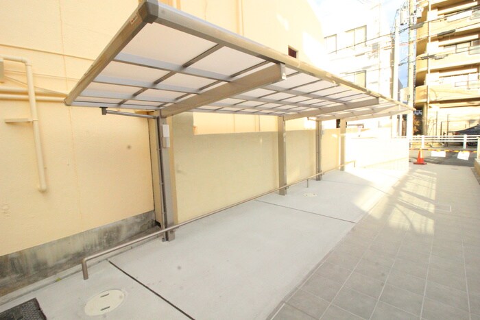 物件外観写真4　(駐輪場)