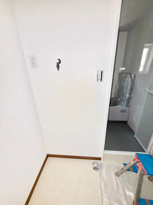 物件内観写真14　(洗濯機置場)