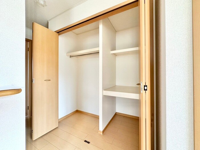 物件内観写真12　(収納)