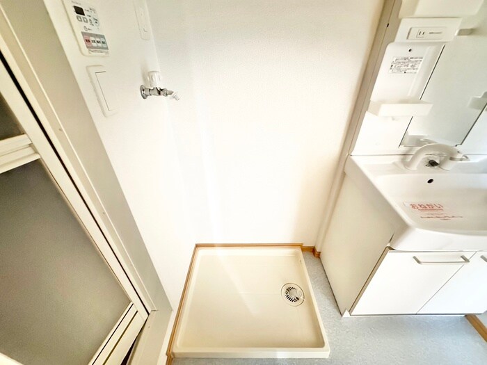 物件内観写真13　(洗濯機置場)