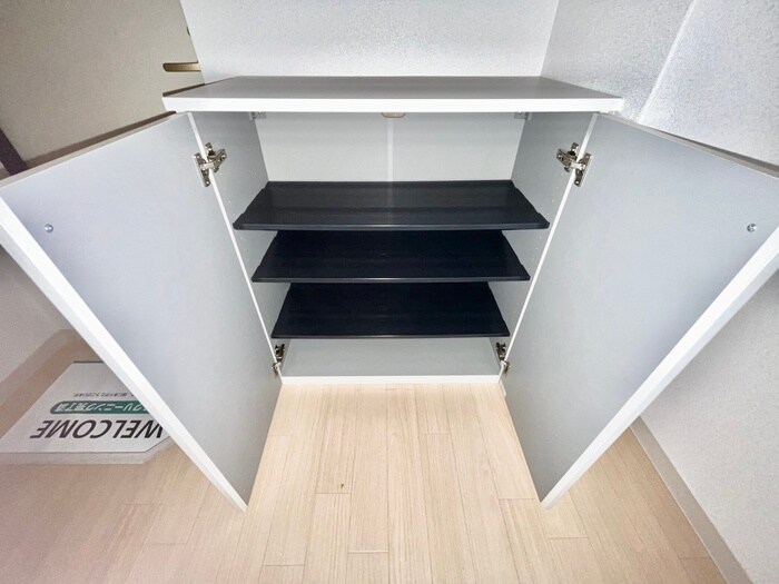 物件内観写真18　(靴箱)