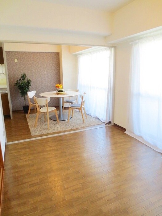 物件内観写真9　(居室)