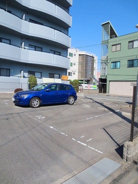 物件外観写真5　(駐車場)