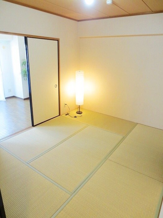 物件内観写真11　(居室)