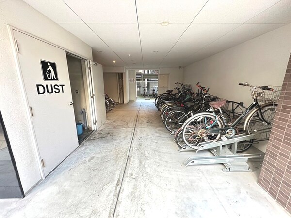 駐輪場