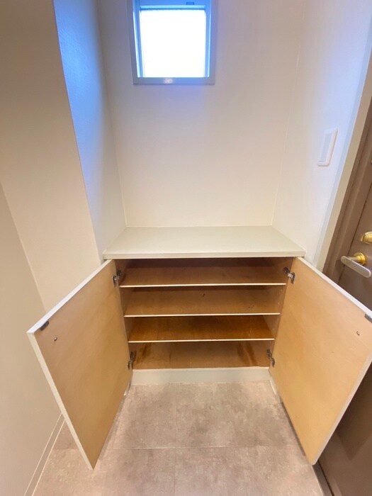 物件内観写真8　(靴箱)