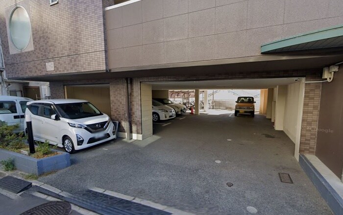 物件外観写真4　(駐車場)