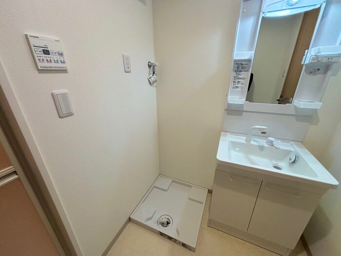 物件内観写真15　(洗濯機置場)