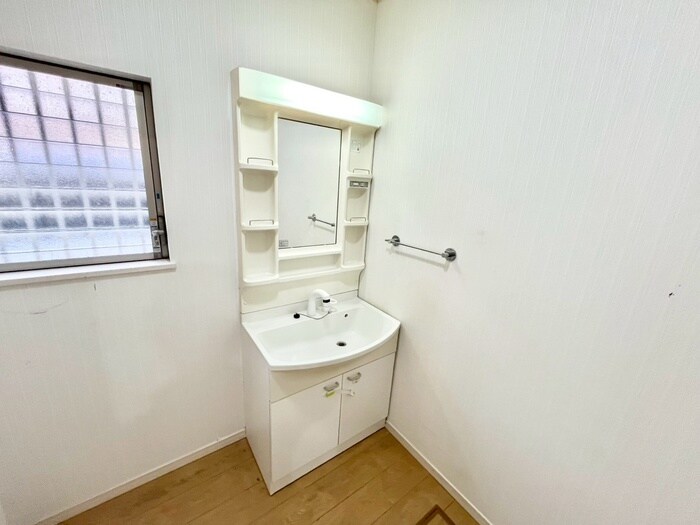 物件内観写真12　(洗面)