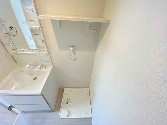 物件内観写真14　(洗濯機置場)