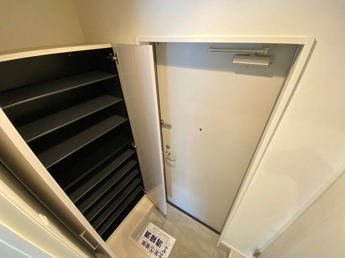 物件内観写真15　(玄関)