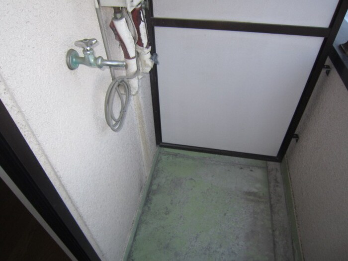 物件内観写真11　(洗濯機置場)