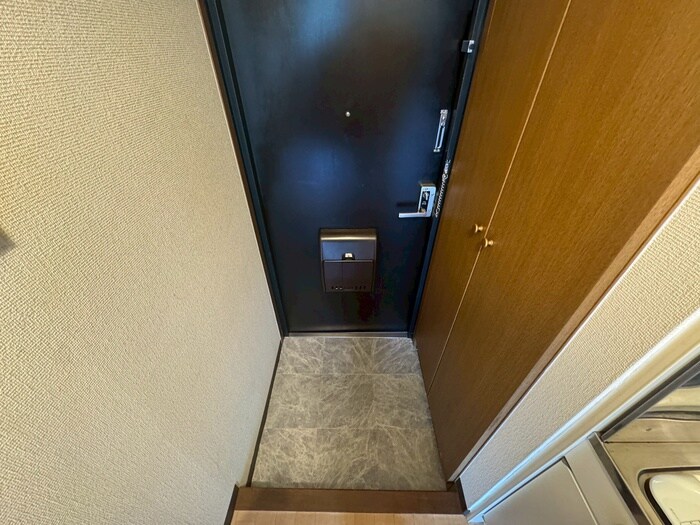 物件内観写真14　(玄関)