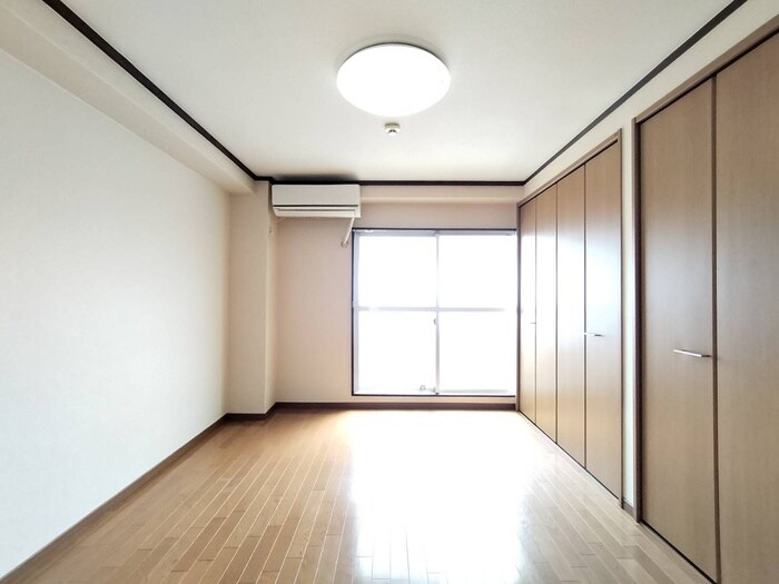 西京都マンションの居室