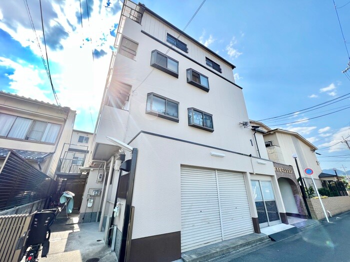 西京都マンションの外観写真