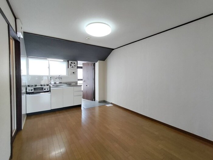 西京都マンションの居室