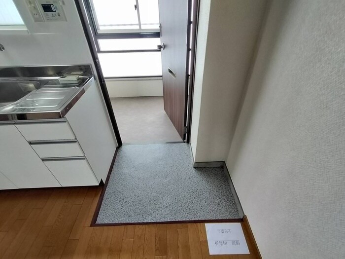 物件内観写真19　(玄関)