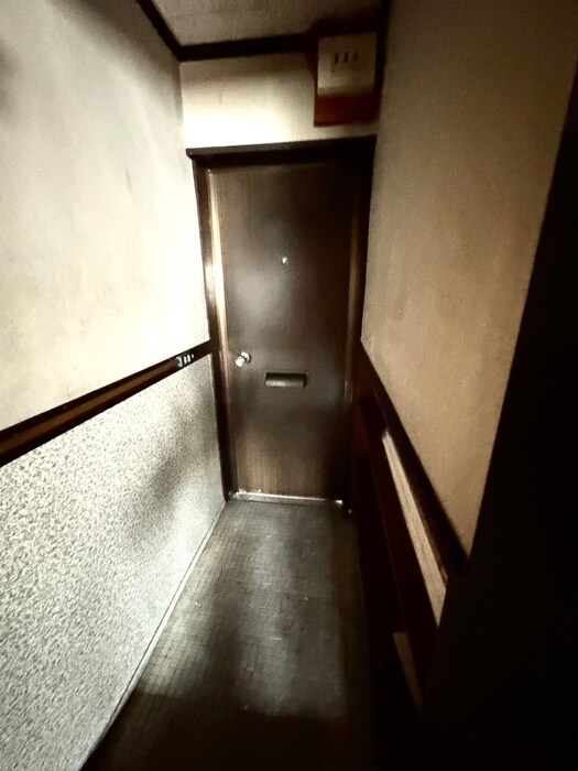 物件内観写真16　(玄関)