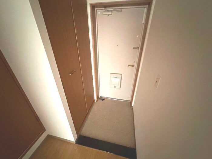 物件内観写真11　(玄関)