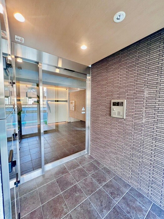 物件外観写真6　(エントランス部分)