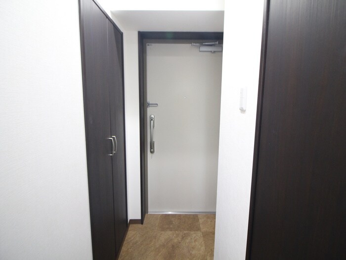 物件内観写真17　(玄関)