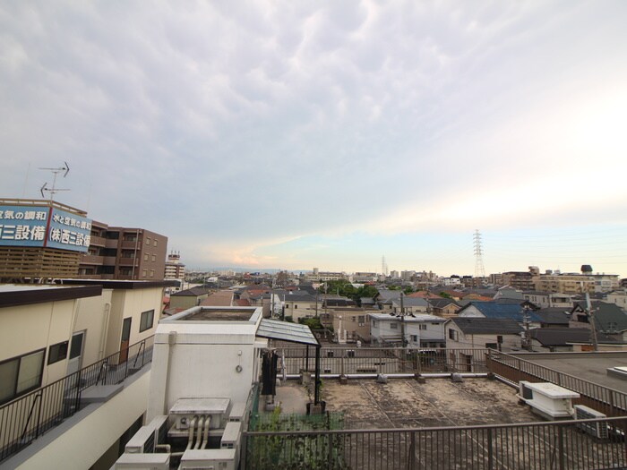 物件内観写真22　(室内からの展望)