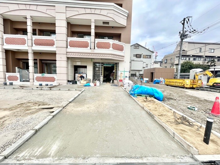 物件外観写真4　(エントランス部分)