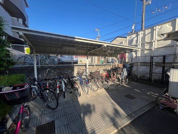 物件外観写真6　(駐輪場)