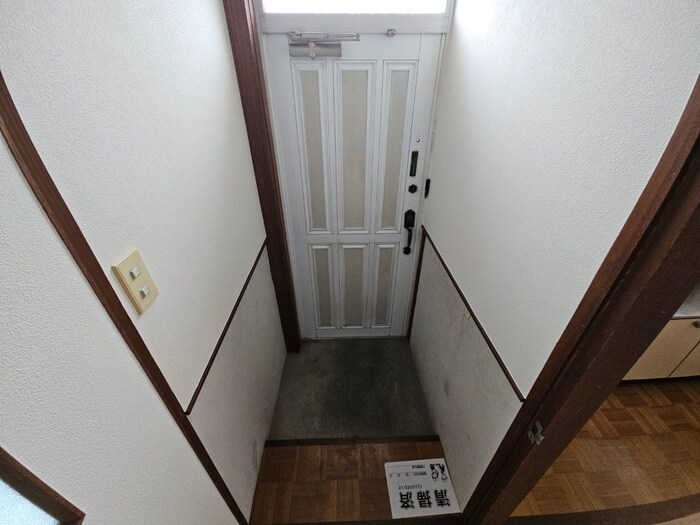 物件内観写真21　(玄関)