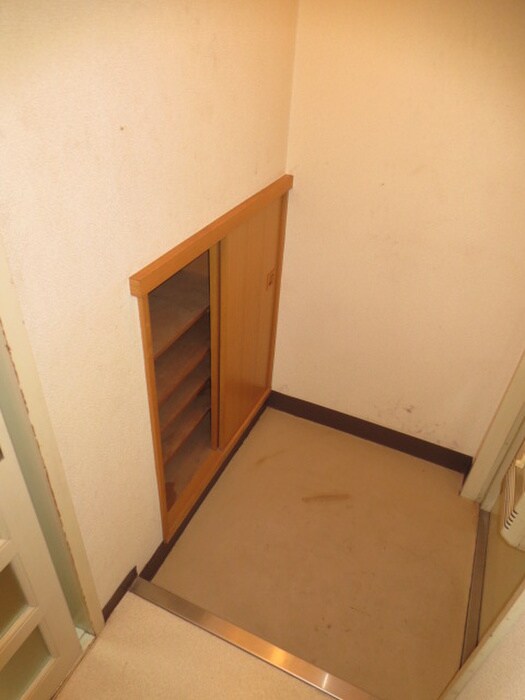 物件内観写真15　(靴箱)