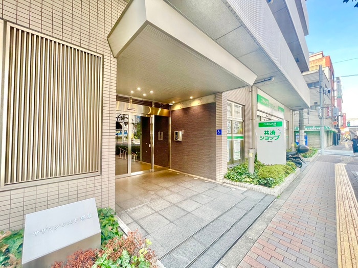 物件外観写真2　(エントランス部分)