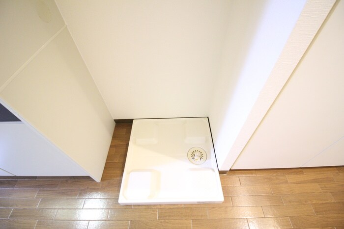 物件内観写真16　(洗濯機置場)