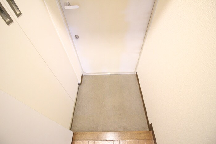 物件内観写真19　(玄関)