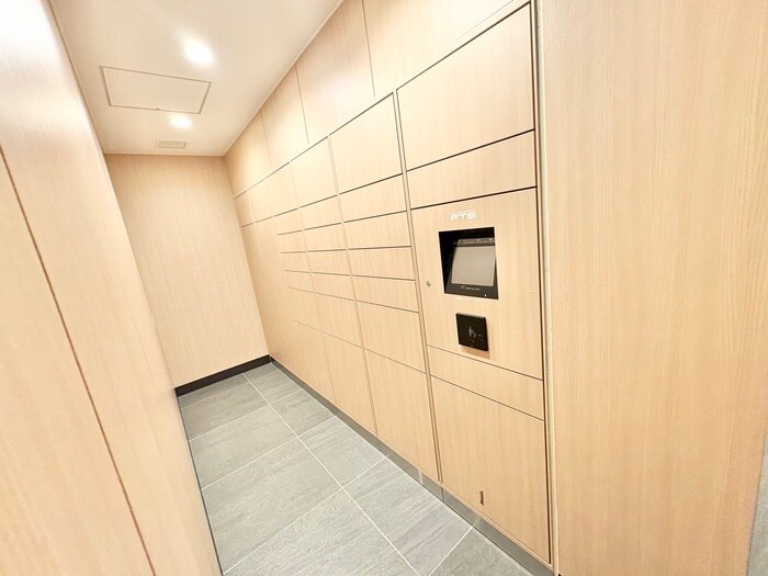 物件外観写真4　(エントランス部分)