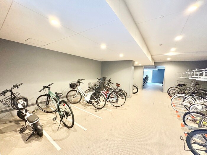 物件外観写真5　(駐輪場)