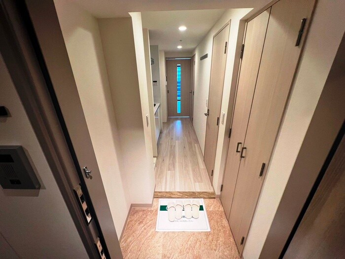 物件内観写真13　(玄関)