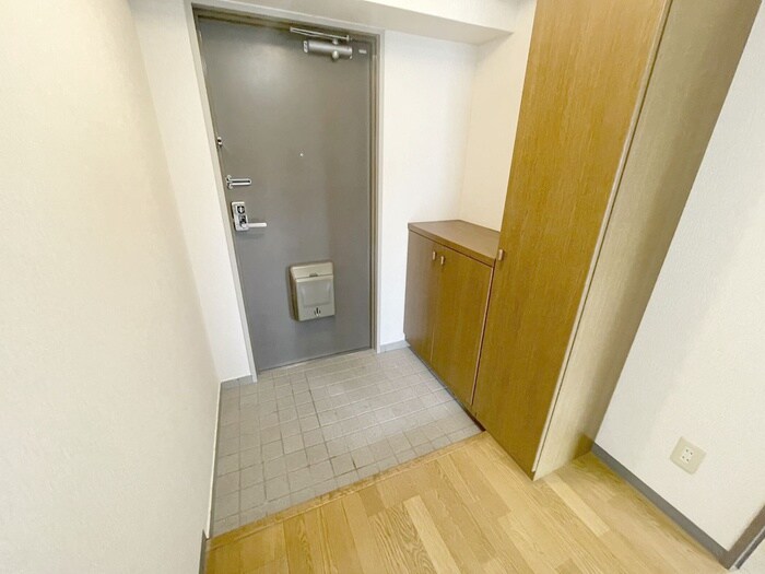 物件内観写真15　(玄関)