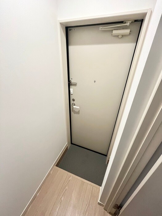 物件内観写真7　(玄関)