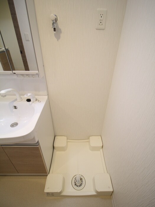 物件内観写真9　(洗濯機置場)