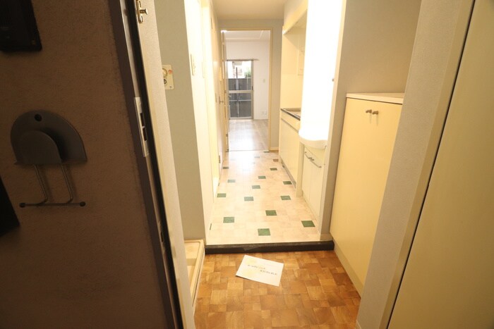 物件内観写真14　(玄関)